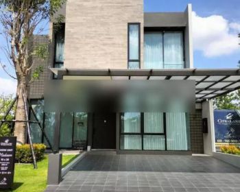 Rumah Citraland Dekat Graha Family, Pakuwon Indah